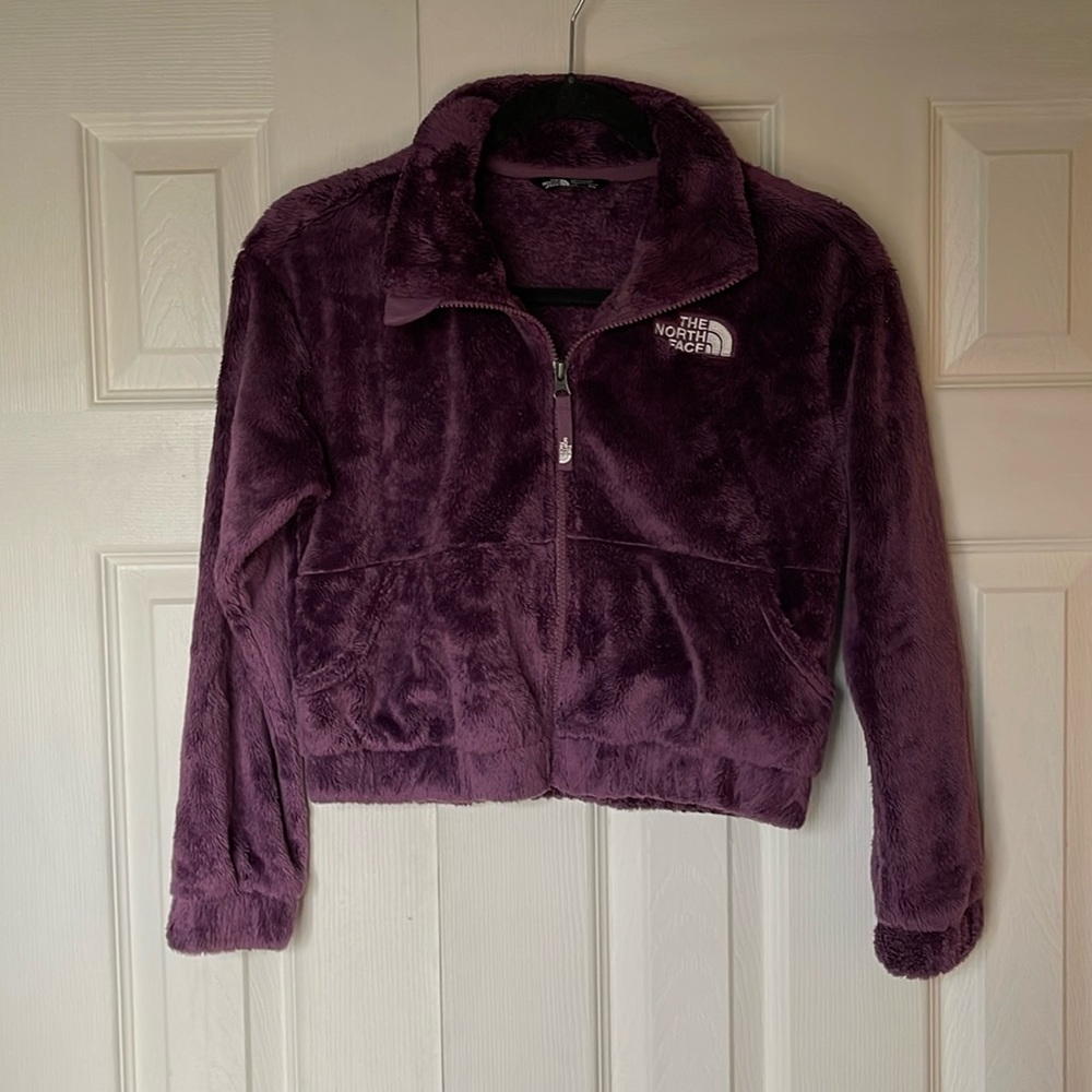 Girls North Face Plum/Purple Cropped Fleece. Girls size 10/12.